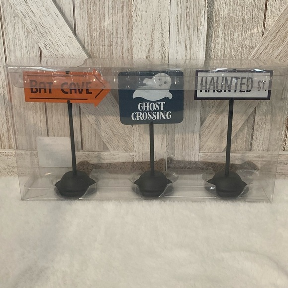 Target Hyde and Eek 2022 Halloween Mini Standing Signs - Picture 6 of 8